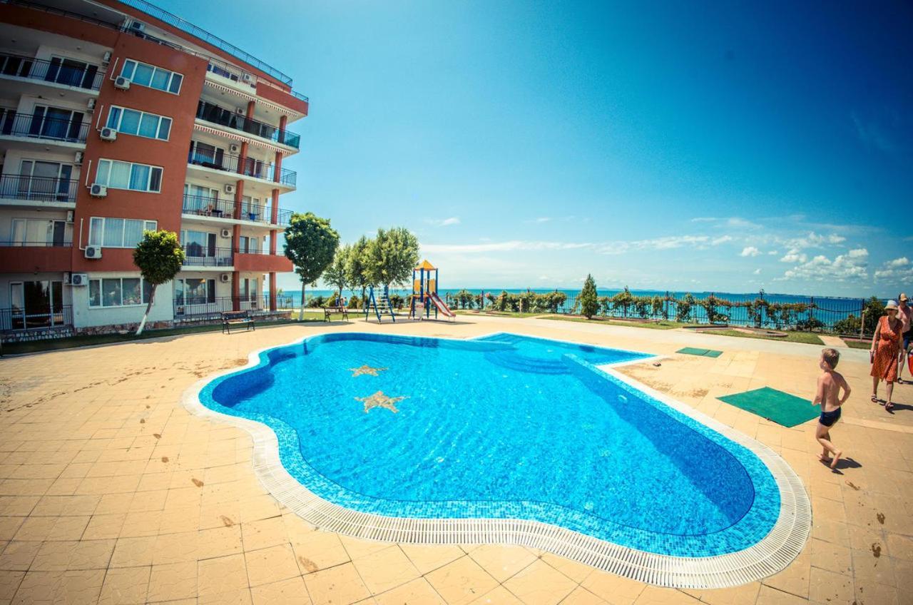 Grand Resort - Imperial Crown Fort Club - Prestige Apartments Елените Экстерьер фото