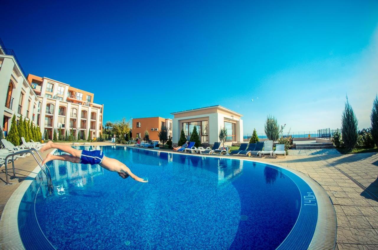 Grand Resort - Imperial Crown Fort Club - Prestige Apartments Елените Экстерьер фото