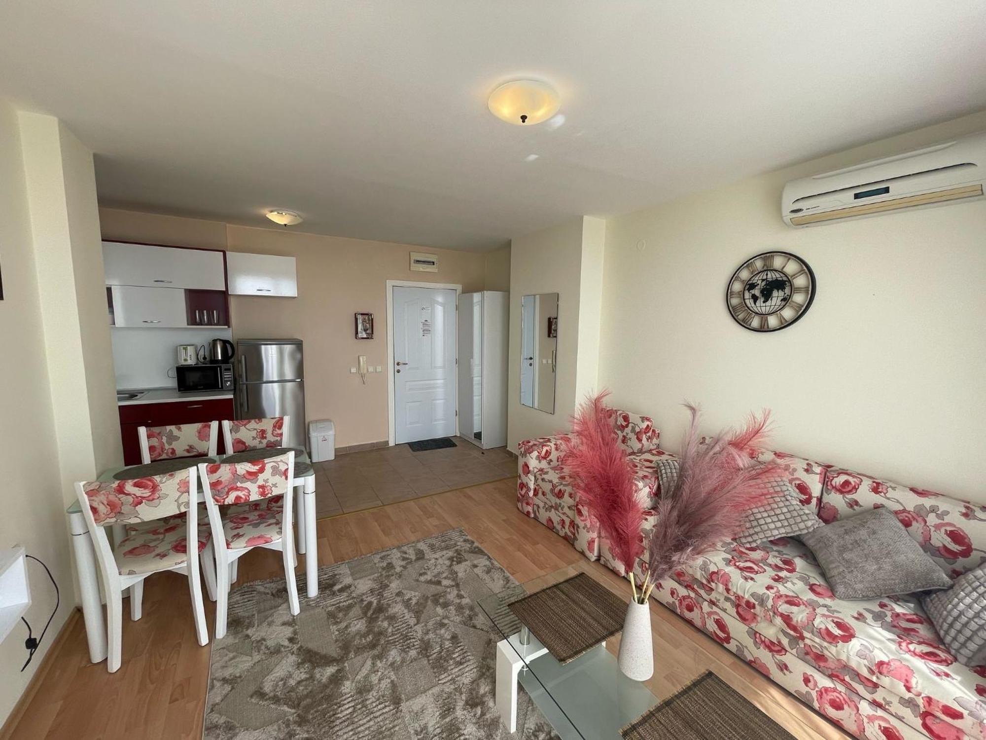 Grand Resort - Imperial Crown Fort Club - Prestige Apartments Елените Номер фото